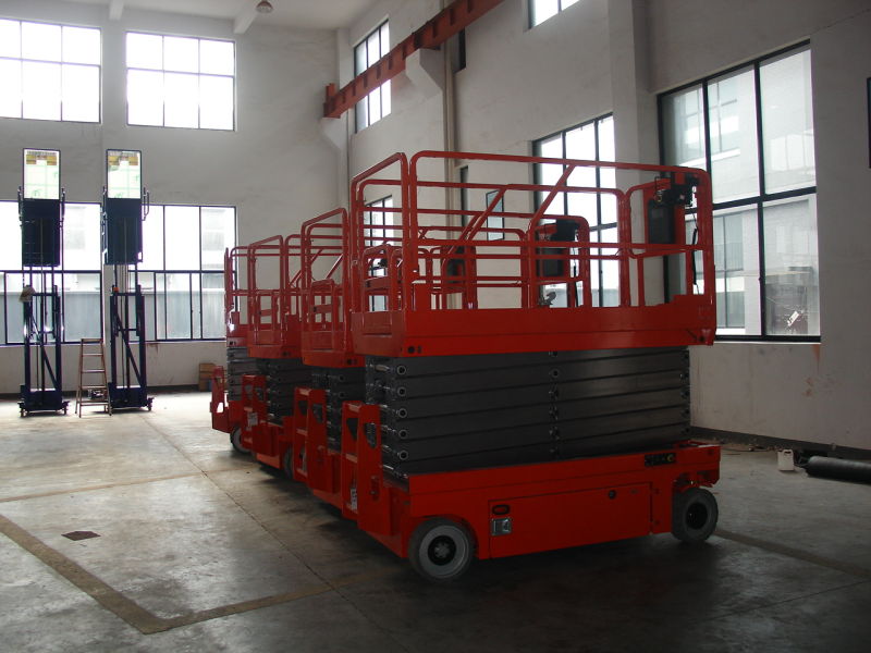 自行式升降平臺(tái)